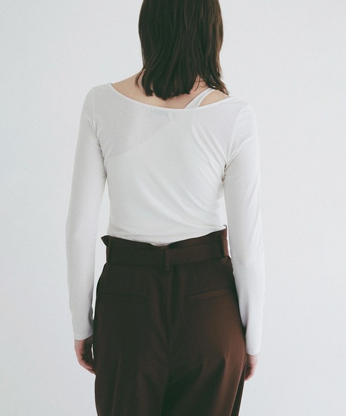 CLANE(クラネ)の「CUP IN ONE SHOULDER SET TOPS(Tシャツ/カットソー・レディース・ブラック/ホワイト・2/1)」の5枚目の写真