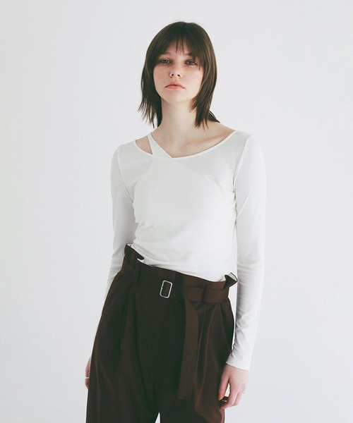 CLANE(クラネ)の「CUP IN ONE SHOULDER SET TOPS(Tシャツ/カットソー・レディース・ブラック/ホワイト・2/1)」の6枚目の写真
