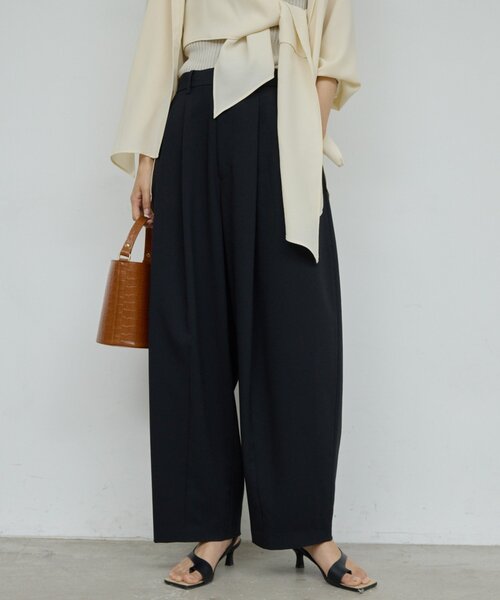 GALLARDAGALANTE(ガリャルダガランテ)の「ダブルタックカーブスラックス(その他パンツ・レディース・ブラック/グレー/ベージュ・1/0)」の4枚目の写真