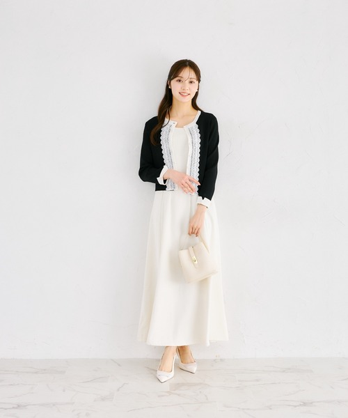 tocco closet(トッコ クローゼット)の「パール釦フロントレースバイカラーニットカーディガン(カーディガン/ボレロ・レディース・ネイビー/ベージュ/ブラック・M)」の4枚目の写真