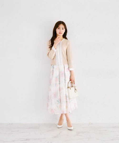 tocco closet(トッコ クローゼット)の「パール釦フロントレースバイカラーニットカーディガン(カーディガン/ボレロ・レディース・ネイビー/ベージュ/ブラック・M)」の9枚目の写真