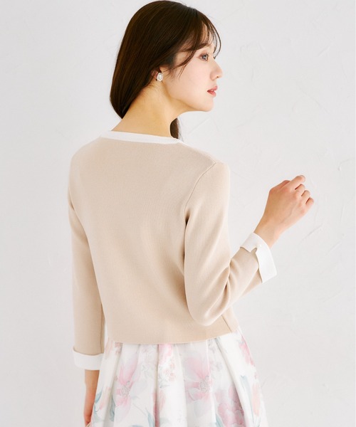 tocco closet(トッコ クローゼット)の「パール釦フロントレースバイカラーニットカーディガン(カーディガン/ボレロ・レディース・ネイビー/ベージュ/ブラック・M)」の14枚目の写真