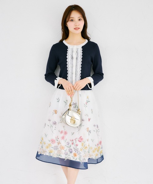 tocco closet(トッコ クローゼット)の「パール釦フロントレースバイカラーニットカーディガン(カーディガン/ボレロ・レディース・ネイビー/ベージュ/ブラック・M)」の19枚目の写真