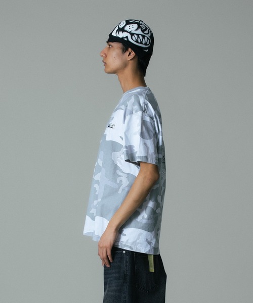 XLARGE（エクストララージ）の「MULTI LOGO CAMO S/S TEE（Tシャツ/カットソー・メンズ・ホワイト/カモフラージュ・S/M/L/XL）」の12枚目の写真