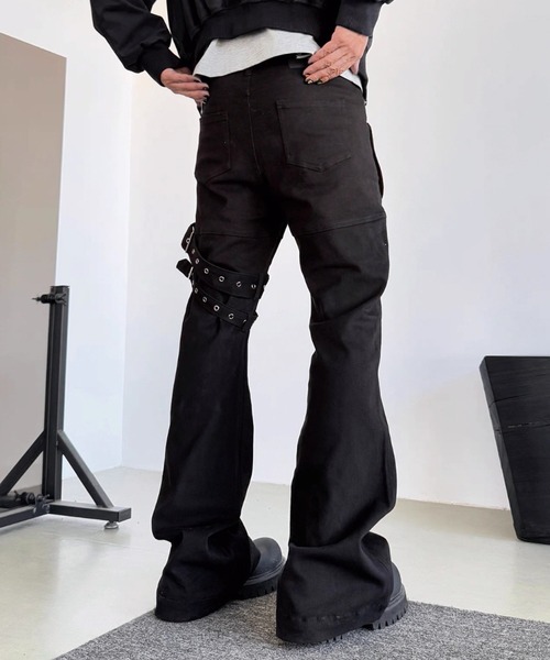 link lot（リンクロット）の「アイレットベルト付きZIPフレアブラックデニムパンツ（デニムパンツ・メンズ・ブラック・L/M）」の3枚目の写真