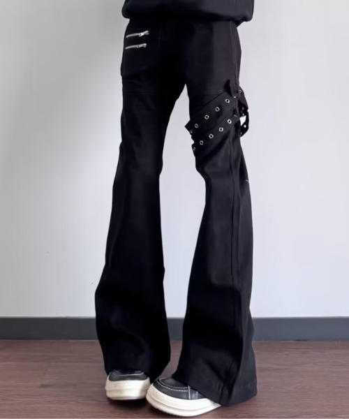 link lot（リンクロット）の「アイレットベルト付きZIPフレアブラックデニムパンツ（デニムパンツ・メンズ・ブラック・L/M）」の5枚目の写真