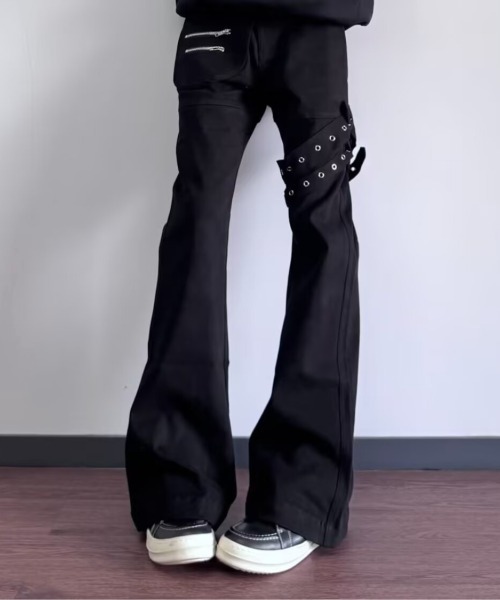link lot（リンクロット）の「アイレットベルト付きZIPフレアブラックデニムパンツ（デニムパンツ・メンズ・ブラック・L/M）」の4枚目の写真