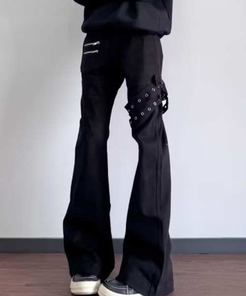 link lot（リンクロット）の「アイレットベルト付きZIPフレアブラックデニムパンツ（デニムパンツ・メンズ・ブラック・L/M）」の7枚目の写真