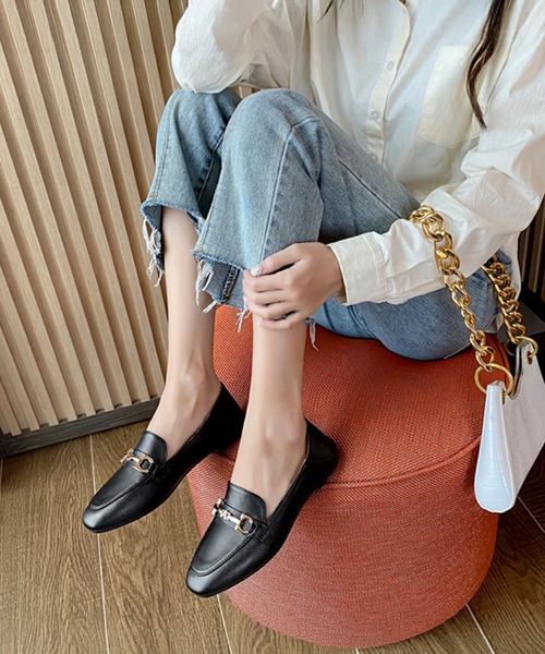 by LEGNA（バイレグナ）の「ビット付き2WAYローファー（ローファー・レディース・ブラック/ホワイト・22.5cm/22cm/26cm/26.5cm/25.5cm/25cm/24.5cm/24cm/23.5cm/23cm）」の2枚目の写真