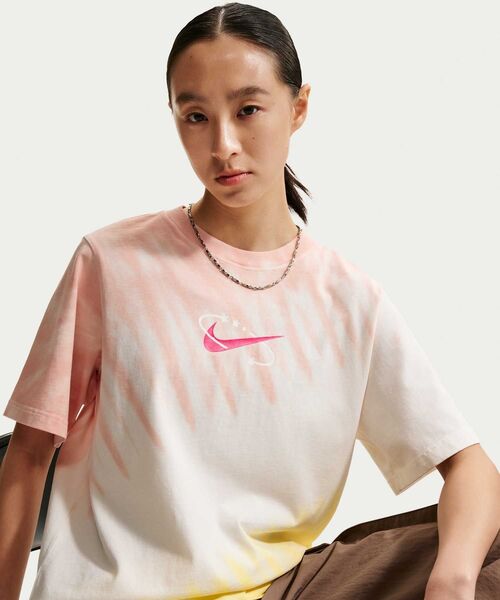 NIKE(ナイキ)の「ナイキ スポーツウェア ウィメンズ Tシャツ / Nike Sportswear Women's T-Shirt IR7557-378 Barely Green(Tシャツ/カットソー・レディース・ライトグリーン・XS/XL/L/M/S)」の15枚目の写真