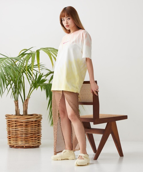 NIKE(ナイキ)の「ナイキ スポーツウェア ウィメンズ Tシャツ / Nike Sportswear Women's T-Shirt IR7557-378 Barely Green(Tシャツ/カットソー・レディース・ライトグリーン・XS/XL/L/M/S)」の7枚目の写真