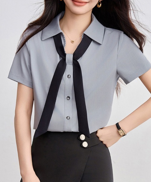 ReRe（リリ）の「リボンアクセントブラウス（シャツ/ブラウス・レディース・グレー・MEDIUM/LARGE/X-LARGE）」の6枚目の写真