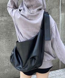 ROGER AND RAW（ロジャーアンドロウ）の「ワンハンドル ビッグショルダーバッグ（ショルダーバッグ）」