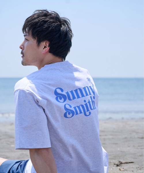 Sunny Smith(サニースミス)の「【SUNNY SMITH】ウルトラヘビーオンス刺繍ロゴTシャツ(Tシャツ/カットソー・メンズ・アッシュグレー/オフホワイト/チャコール・LARGE/MEDIUM/SMALL)」の1枚目の写真