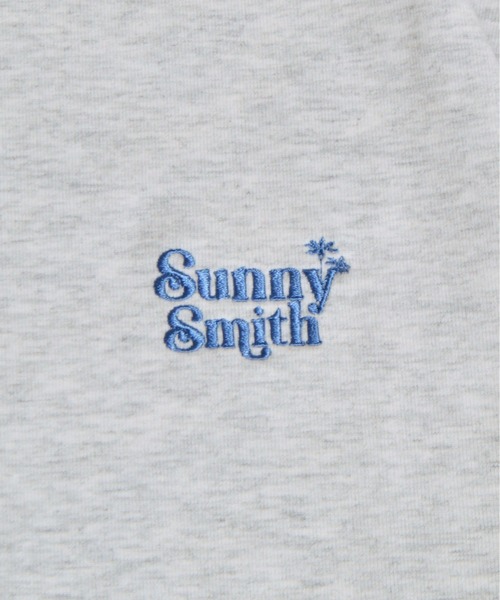 Sunny Smith(サニースミス)の「【SUNNY SMITH】ウルトラヘビーオンス刺繍ロゴTシャツ(Tシャツ/カットソー・メンズ・アッシュグレー/オフホワイト/チャコール・LARGE/MEDIUM/SMALL)」の5枚目の写真