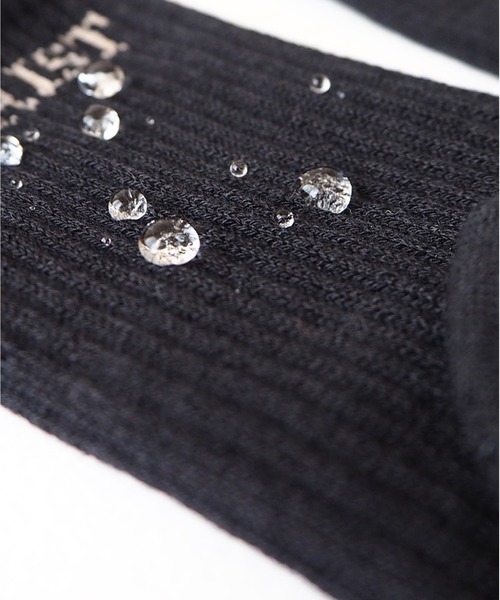 MILLION CARATS(ミリオンカラッツ)の「【撥水】JOliJOli レイニーサニーデイロゴソックス。雨の日も晴れの日も気分よく履ける、遊び心を添える刺繍入りクルーソックス。(ソックス/靴下・レディース・オフホワイト/ブルー/ブラック/ピンク/ブラウン・FREE)」の8枚目の写真