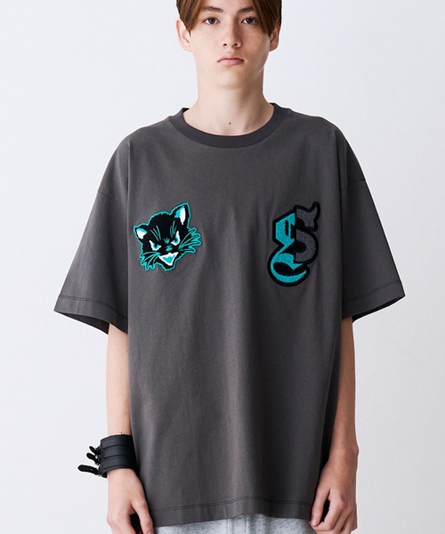 SeeSew(シーソー)の「【UNISEX】NEKOMATA SAGARA TEE 2.0/ネコマタさがら刺繍Tシャツ(Tシャツ/カットソー・メンズ・グレー/ブラック系その他/ホワイト/ブラック・L/M)」の9枚目の写真