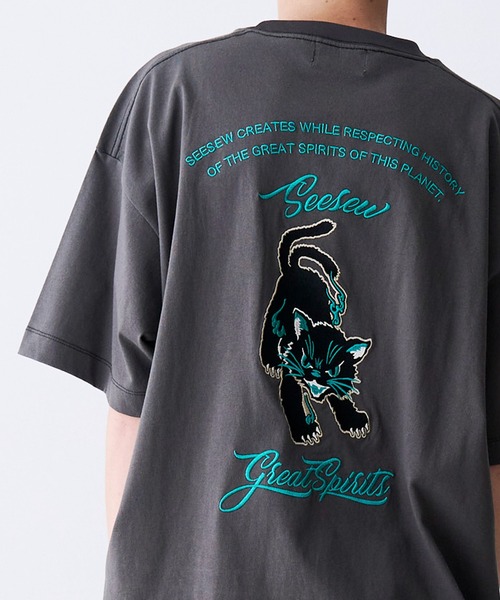 SeeSew(シーソー)の「【UNISEX】NEKOMATA SAGARA TEE 2.0/ネコマタさがら刺繍Tシャツ(Tシャツ/カットソー・メンズ・グレー/ブラック系その他/ホワイト/ブラック・L/M)」の12枚目の写真