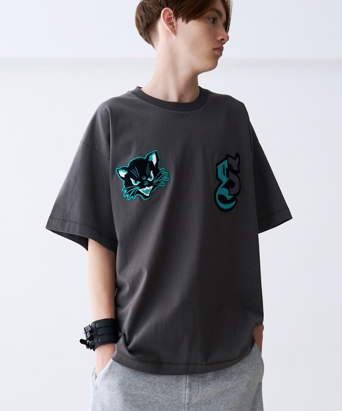 SeeSew(シーソー)の「【UNISEX】NEKOMATA SAGARA TEE 2.0/ネコマタさがら刺繍Tシャツ(Tシャツ/カットソー・メンズ・グレー/ブラック系その他/ホワイト/ブラック・L/M)」の8枚目の写真