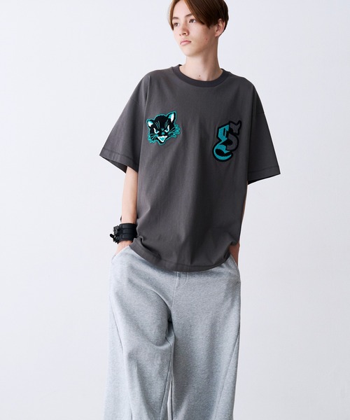SeeSew(シーソー)の「【UNISEX】NEKOMATA SAGARA TEE 2.0/ネコマタさがら刺繍Tシャツ(Tシャツ/カットソー・メンズ・グレー/ブラック系その他/ホワイト/ブラック・L/M)」の6枚目の写真