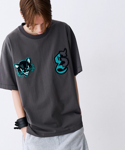 SeeSew(シーソー)の「【UNISEX】NEKOMATA SAGARA TEE 2.0/ネコマタさがら刺繍Tシャツ(Tシャツ/カットソー・メンズ・グレー/ブラック系その他/ホワイト/ブラック・L/M)」の7枚目の写真
