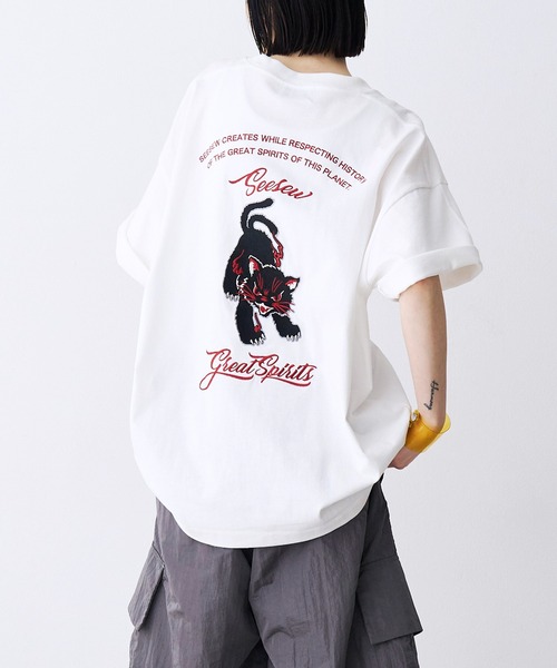SeeSew(シーソー)の「【UNISEX】NEKOMATA SAGARA TEE 2.0/ネコマタさがら刺繍Tシャツ(Tシャツ/カットソー・メンズ・グレー/ブラック系その他/ホワイト/ブラック・L/M)」の21枚目の写真