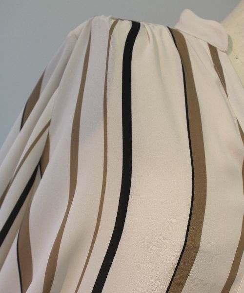 CROON A SONG（クルーンアソング）の「マルチストライプブラウス（シャツ/ブラウス・レディース・ベージュ/レッド・FREE）」の17枚目の写真