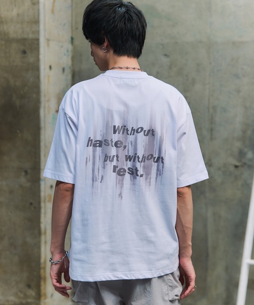 ILL'S(イルズ)の「ボックスシルエット グランジ風 レトロモチーフ バックプリント ビッグシルエット プレーティング 半袖Tシャツ グラフィック プリント カットソー ユニセックス(Tシャツ/カットソー・メンズ・ホワイト系その他/ホワイト/グレー系その他/ブラック系その他2/ブラック/チャコールグレー/グレー/ブラック系その他/ホワイト系その他2/グレー系その他3/ホワイト系その他3/ブラック系その他3・M/L)」の1枚目の写真