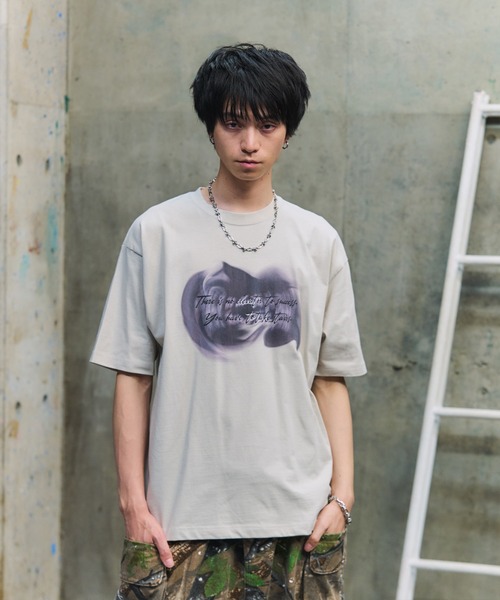 ILL'S(イルズ)の「ボックスシルエット グランジ風 レトロモチーフ バックプリント ビッグシルエット プレーティング 半袖Tシャツ グラフィック プリント カットソー ユニセックス(Tシャツ/カットソー・メンズ・ホワイト系その他/ホワイト/グレー系その他/ブラック系その他2/ブラック/チャコールグレー/グレー/ブラック系その他/ホワイト系その他2/グレー系その他3/ホワイト系その他3/ブラック系その他3・M/L)」の21枚目の写真