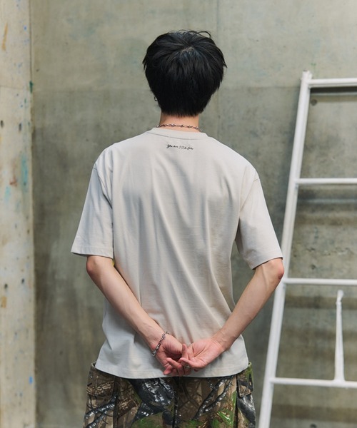 ILL'S(イルズ)の「ボックスシルエット グランジ風 レトロモチーフ バックプリント ビッグシルエット プレーティング 半袖Tシャツ グラフィック プリント カットソー ユニセックス(Tシャツ/カットソー・メンズ・ホワイト系その他/ホワイト/グレー系その他/ブラック系その他2/ブラック/チャコールグレー/グレー/ブラック系その他/ホワイト系その他2/グレー系その他3/ホワイト系その他3/ブラック系その他3・M/L)」の22枚目の写真