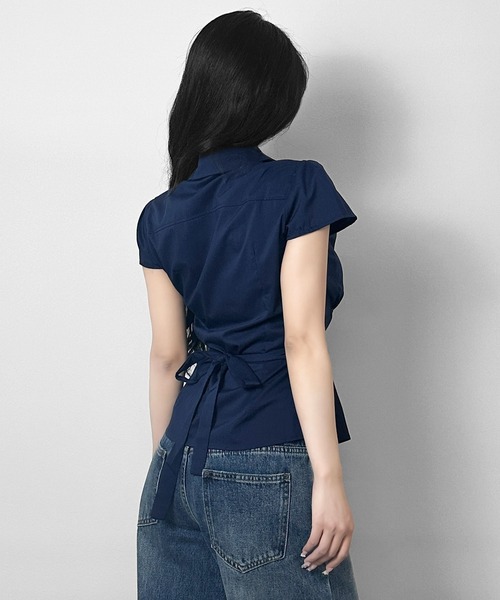 FOLLOWIN(フォロウィン)の「【3COLOR】フィットラインシャツブラウス(シャツ/ブラウス・レディース・ブラック/ホワイト/ブルー・FREE)」の9枚目の写真