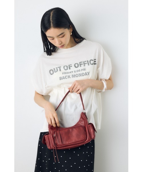 AZUL by moussy(アズールバイマウジー)の「アウトポケットフェイクレザーバッグ【着用画像あり】(ハンドバッグ・レディース・キャメル/レッド/ブラック・FREE)」の20枚目の写真