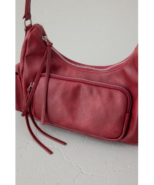 AZUL by moussy(アズールバイマウジー)の「アウトポケットフェイクレザーバッグ【着用画像あり】(ハンドバッグ・レディース・キャメル/レッド/ブラック・FREE)」の14枚目の写真