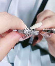 Vini（ヴィニ）の「Belt Ring / ベルト モチーフ リング (フリーサイズ)（リング）」