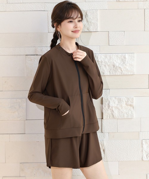 TeddyShop(テディショップ)の「【UVカット率99.9%以上/UPF50+/2WAYフード取り外し可】長袖ジップアップUVパーカーラッシュガードトップス+ショートパンツ 上下2点セット レディース(パーカー・レディース・ダークブラウン/ブルーグレー/ブラック・L/S/LL/M)」の22枚目の写真
