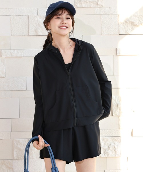 TeddyShop(テディショップ)の「【UVカット率99.9%以上/UPF50+/2WAYフード取り外し可】長袖ジップアップUVパーカーラッシュガードトップス+ショートパンツ 上下2点セット レディース(パーカー・レディース・ダークブラウン/ブルーグレー/ブラック・L/S/LL/M)」の6枚目の写真