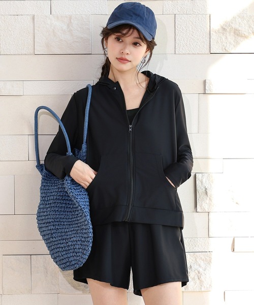 TeddyShop(テディショップ)の「【UVカット率99.9%以上/UPF50+/2WAYフード取り外し可】長袖ジップアップUVパーカーラッシュガードトップス+ショートパンツ 上下2点セット レディース(パーカー・レディース・ダークブラウン/ブルーグレー/ブラック・L/S/LL/M)」の7枚目の写真