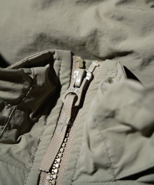 made in standard (メイドインスタンダード)の「MADE IN STANDARD / メイドインスタンダード 700 FP Premium Down ECWCS Parka level7 エクワックス レベル7 ダウンジャケット 撥水(ダウンジャケット/コート・メンズ・ホワイト/ブラック/グレー系その他7/ブラウン系・LARGE/X-SMALL/SMALL/MEDIUM)」の16枚目の写真