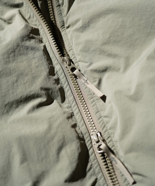 made in standard (メイドインスタンダード)の「MADE IN STANDARD / メイドインスタンダード 700 FP Premium Down ECWCS Parka level7 エクワックス レベル7 ダウンジャケット 撥水(ダウンジャケット/コート・メンズ・ホワイト/ブラック/グレー系その他7/ブラウン系・LARGE/X-SMALL/SMALL/MEDIUM)」の21枚目の写真