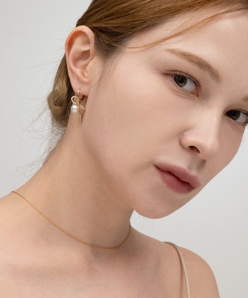 CEMONEMO(セモネモ)の「リボン パール ワンタッチ フープ ピアス(ピアス(両耳用)・レディース・シルバー/ゴールド・FREE)」の13枚目の写真