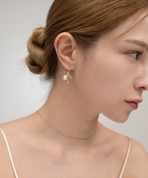 CEMONEMO(セモネモ)の「リボン パール ワンタッチ フープ ピアス(ピアス(両耳用)・レディース・シルバー/ゴールド・FREE)」の15枚目の写真