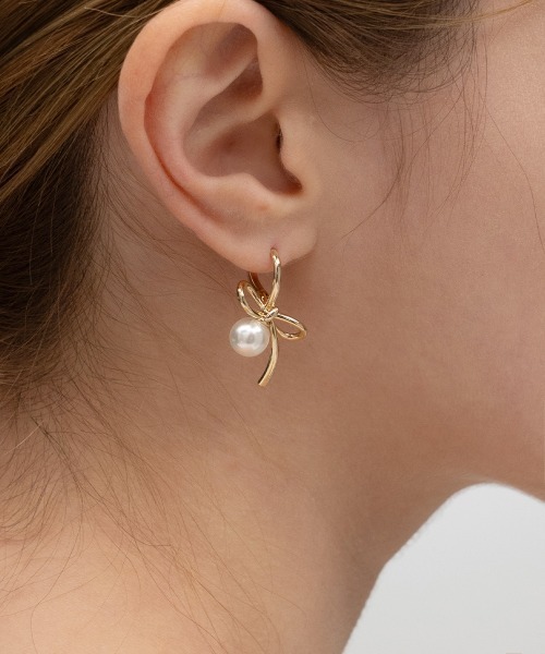 CEMONEMO(セモネモ)の「リボン パール ワンタッチ フープ ピアス(ピアス(両耳用)・レディース・シルバー/ゴールド・FREE)」の16枚目の写真