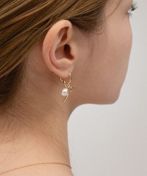 CEMONEMO(セモネモ)の「リボン パール ワンタッチ フープ ピアス(ピアス(両耳用)・レディース・シルバー/ゴールド・FREE)」の17枚目の写真