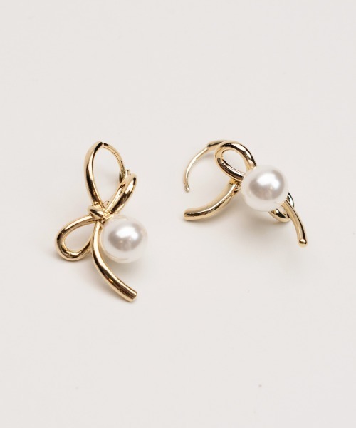 CEMONEMO(セモネモ)の「リボン パール ワンタッチ フープ ピアス(ピアス(両耳用)・レディース・シルバー/ゴールド・FREE)」の7枚目の写真
