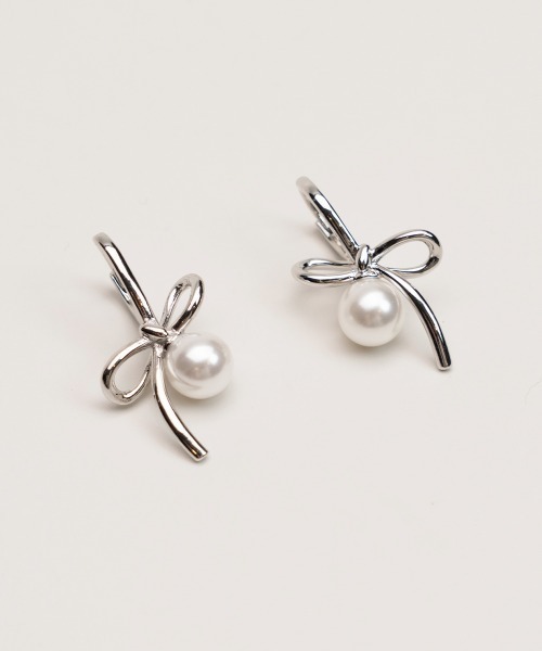CEMONEMO(セモネモ)の「リボン パール ワンタッチ フープ ピアス(ピアス(両耳用)・レディース・シルバー/ゴールド・FREE)」の9枚目の写真