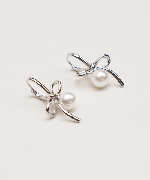 CEMONEMO(セモネモ)の「リボン パール ワンタッチ フープ ピアス(ピアス(両耳用)・レディース・シルバー/ゴールド・FREE)」の10枚目の写真