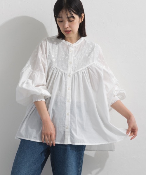 OMNES(オムネス)の「コットンレース切替長袖スタンドカラーシャツ(シャツ/ブラウス・レディース・ホワイト/ネイビー/ブラック・FREE)」の2枚目の写真