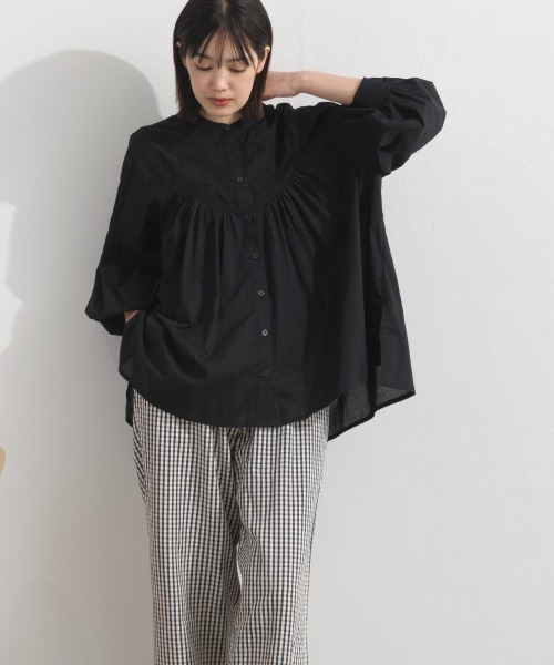 OMNES(オムネス)の「コットンレース切替長袖スタンドカラーシャツ(シャツ/ブラウス・レディース・ホワイト/ネイビー/ブラック・FREE)」の9枚目の写真
