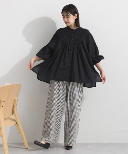 OMNES(オムネス)の「コットンレース切替長袖スタンドカラーシャツ(シャツ/ブラウス・レディース・ホワイト/ネイビー/ブラック・FREE)」の12枚目の写真