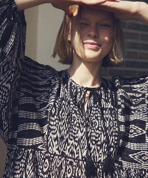 SLOBE IENA（スローブイエナ）の「India Ikat ワンピース（ワンピース・レディース・ラベンダー/ブラック・FREE）」の4枚目の写真